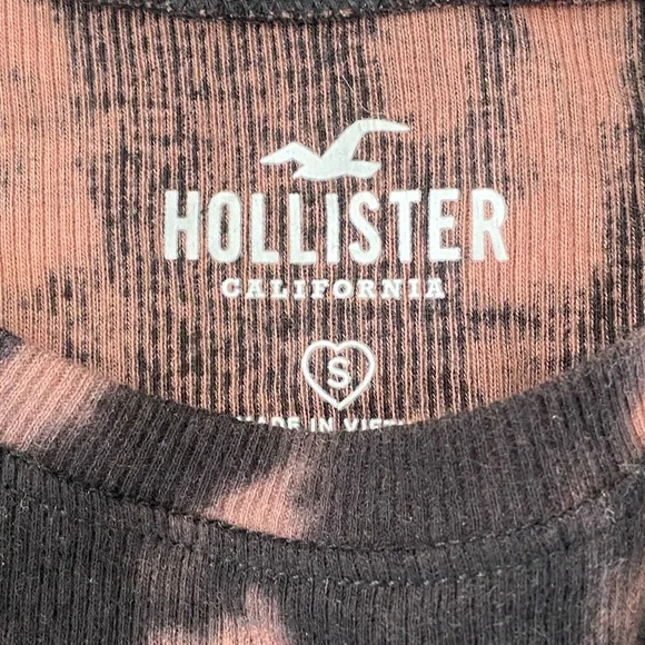 high neck cropped tank top from Hollister - Picture 3 of 4